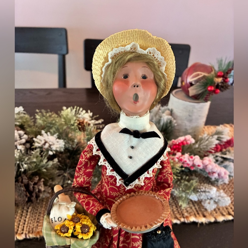 Breyers Choice Christmas Caroler - Picture 2 of 8